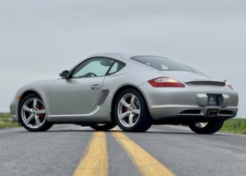 16k-Mile 2006 Porsche Cayman S 6-Speed