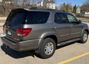 2007 Toyota Sequoia Limited at No Reserve