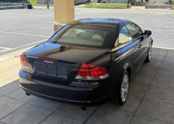 2007 Volvo C70 T5 at No Reserve