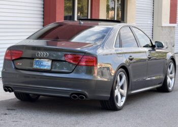 2013 Audi S8