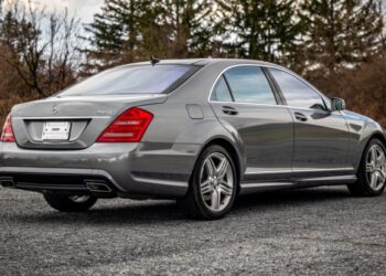 2013 Mercedes-Benz S550 4MATIC at No Reserve