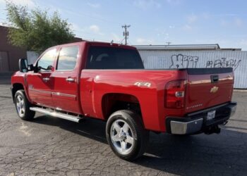 30k-Mile 2014 Chevrolet Silverado 2500HD LT Crew Cab 4×4 at No Reserve