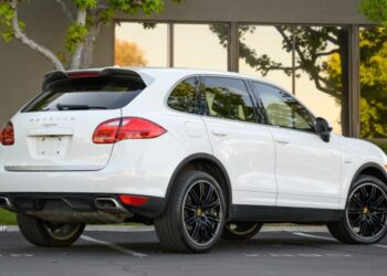 2014 Porsche Cayenne Diesel Platinum Edition at No Reserve