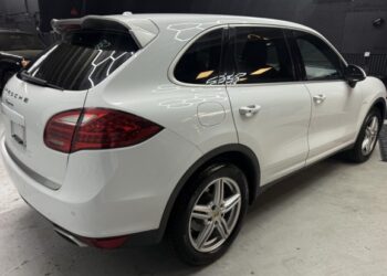 2014 Porsche Cayenne Diesel Platinum Edition