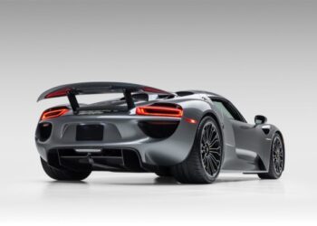 2015 Porsche 918 Spyder