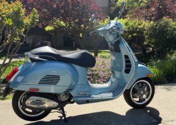 2016 Vespa GTS 300ie 70th Anniversary Edition at No Reserve
