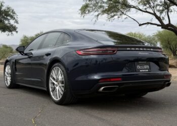 2018 Porsche Panamera 4