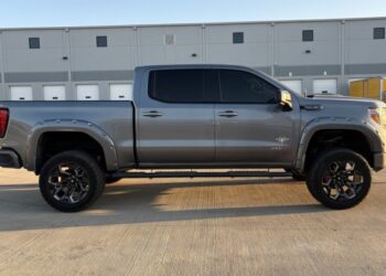 One-Owner 2020 GMC Sierra 1500 AT4 Crew Cab 4WD Black Widow