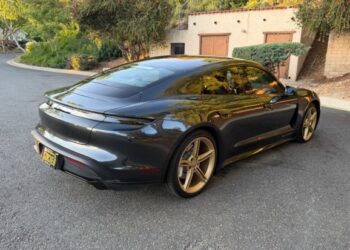 2020 Porsche Taycan Turbo