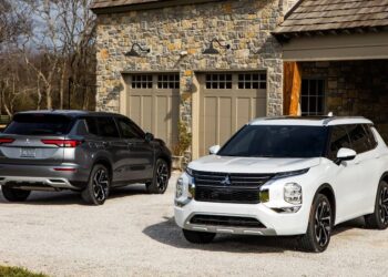 Mitsubishi Recalls Over 108,000 Outlander SUVs Because the Liftgate Could Fall On Your Head
