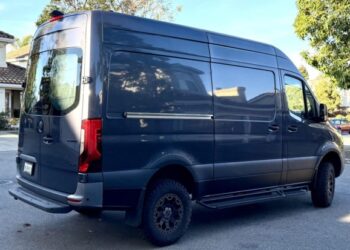 2,400-Mile 2022 Mercedes-Benz Sprinter 2500 4×4 Camper Conversion