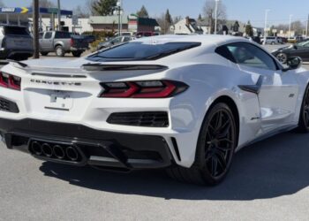 26-Mile 2023 Chevrolet Corvette Z06 Coupe 3LZ 70th Anniversary Edition