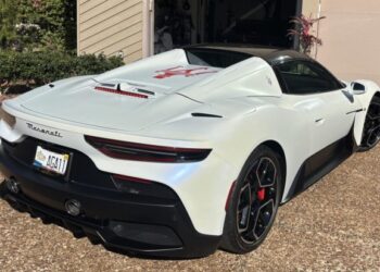 2k-Mile 2023 Maserati MC20 Cielo