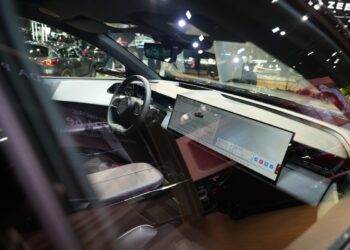 Mazda Says Bigger Screens Are Better for Driving