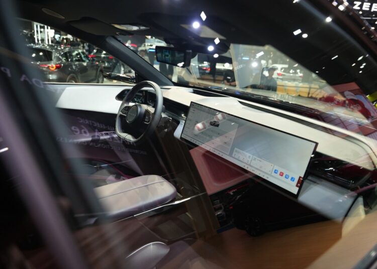 Mazda Says Bigger Screens Are Better for Driving