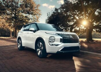 2026 Mitsubishi Outlander Adds Mild-Hybrid Power While Staying Under $30K