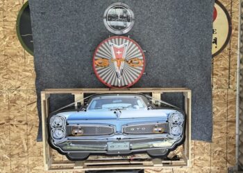 Neon Pontiac GTO Signs & Clock at No Reserve
