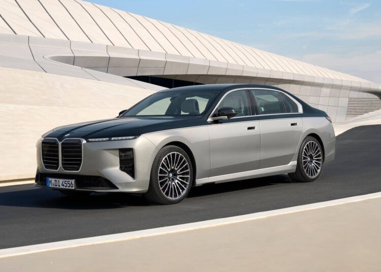2027 BMW 7 Series Arrives As a Mercedes-Benz S-Class Rival That Will Make Even Maybach Nervous