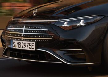 2027 Mercedes EQS Debuts With 575-Mile Range, Yoke Steering, and Bold New Grille