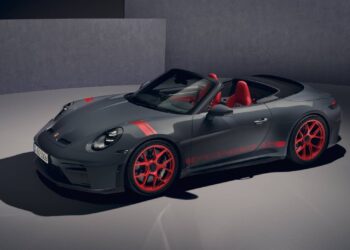 Porsche Reveals First Convertible 911 GT3 With a 9,000 RPM Engine and 911 S/T Tech
