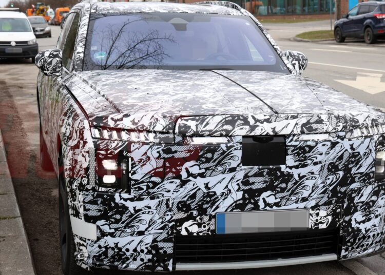 Rolls-Royce’s Electric SUV Will Have a Spectacular Frunk Opening