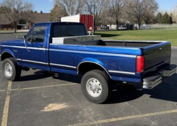 1997 Ford F-250 XL 7.5L 4×4 at No Reserve