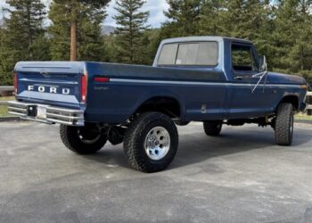 1976 Ford F-250 Custom Highboy 4×4 4-Speed