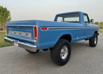 Re-Bodied 1976 Ford F-250 Custom Highboy 4×4