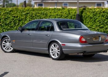 2004 Jaguar XJR