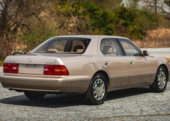 1995 Lexus LS400 at No Reserve
