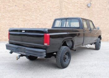 Fuel-Injected 1986 Ford F-350 XL Crew Cab 7.5 4×4 at No Reserve
