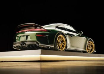 Oak Metallic Neo 2026 Porsche 911 GT3 Touring 6-Speed