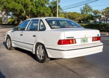 1991 Ford Taurus SHO at No Reserve