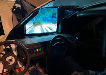 It Doesn’t Get Cooler Than a ’90s NASCAR Sim Rig Running Daytona USA