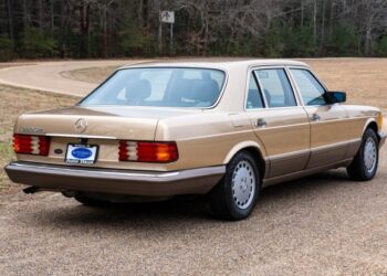 35k-Mile 1987 Mercedes-Benz 560SEL