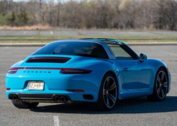 37k-Mile 2017 Porsche 911 Targa 4 7-Speed