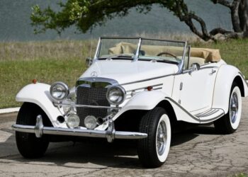 Mercedes-Benz 500K Replica by Classic Roadsters