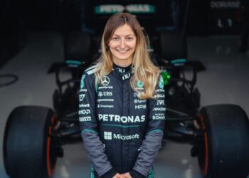 Pin makes landmark F1 test debut with Mercedes