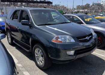 There’s No Good Reason to Drive a 2003 Acura MDX on a Track, But I Did and Regret Nothing