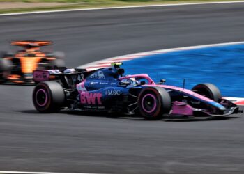 McLaren boss issues warning amid Mercedes-Alpine link