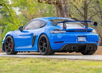 1,900-Mile 2023 Porsche 718 Cayman GT4 RS Weissach