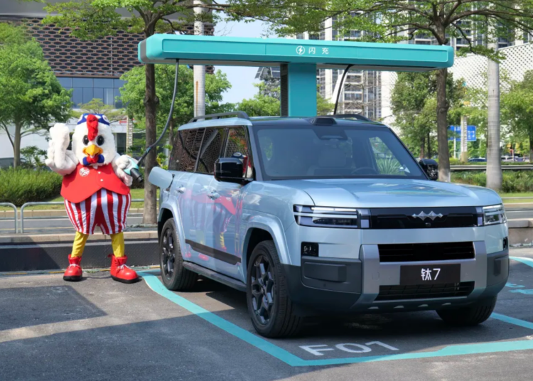 BYD Wants You to Charge Your EV While Ordering KFC—In Under 10 Minutes