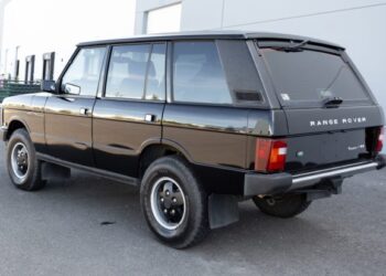 4.6L-Powered 1993 Land Rover Range Rover County LWB at No Reserve