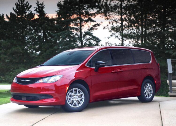 Chrysler Pacifica and Voyager Minivans Recalled Over Airbags