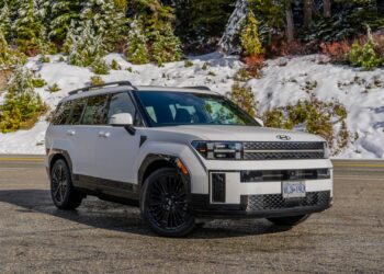 Hyundai and Genesis Recall Nearly 300,000 Cars with a Dangerous Seat Belt Fault