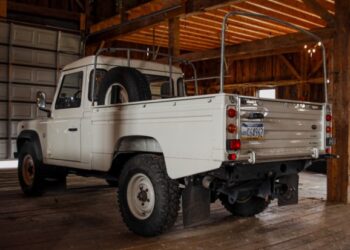 1999 Land Rover Defender 110 Td5 Pickup 5-Speed