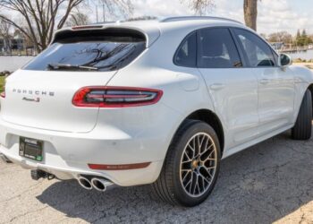 2015 Porsche Macan S at No Reserve