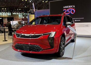 2027 Chrysler Pacifica Looks Striking in Person, but the Interior’s Something Else