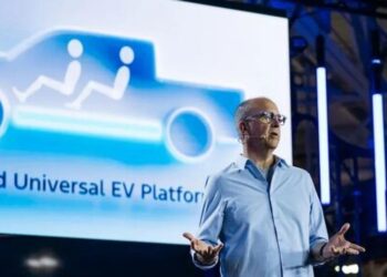 Ford Tech Chief Doug Field Leaving at Automaker Retrenches