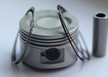 Here’s How To Tell If Your Piston Rings Are Stuck (And What To Do About It)